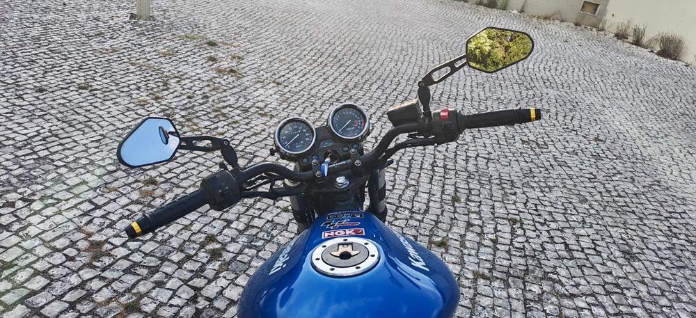 Kawasaki ZR - 750