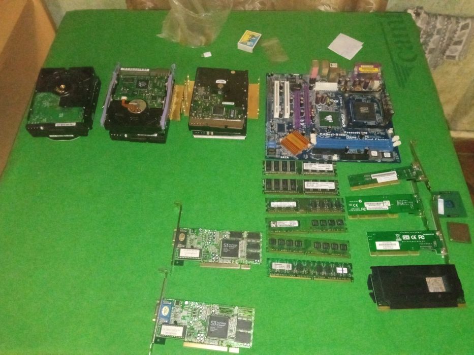 Оперативная память, жосткий диск,