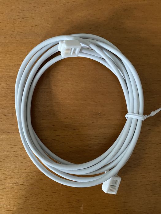 Cabo de ligação à internet ou telefone