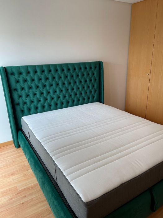 Cama Casal Estofada Veludo Capitoné