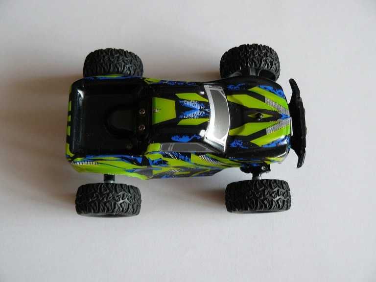 Samochód zdalnie sterowany SZYBKI