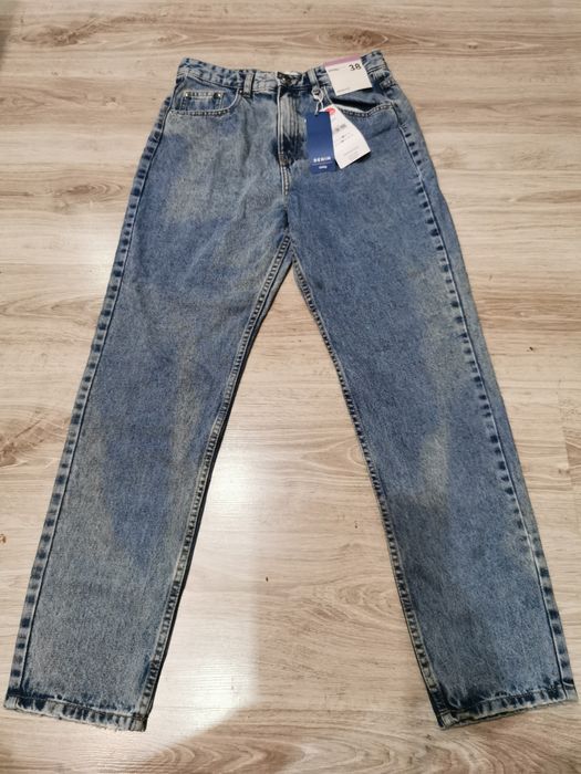 Spodnie MOM FIT 38