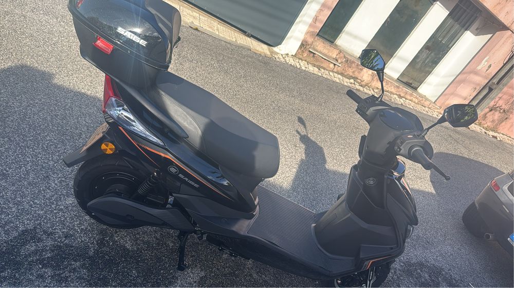 Scooter elétrica saige