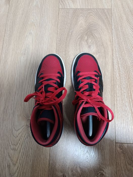 Buty Jordan 1 mid