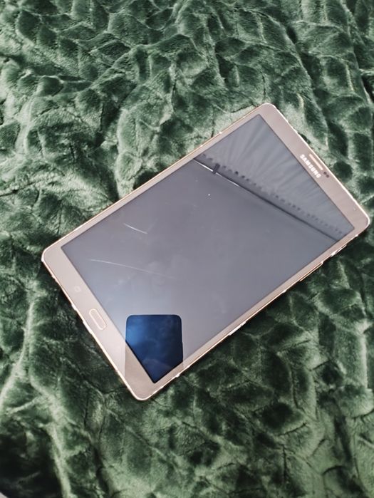 Tablet Samsung SM-T700 na części uszkodzony