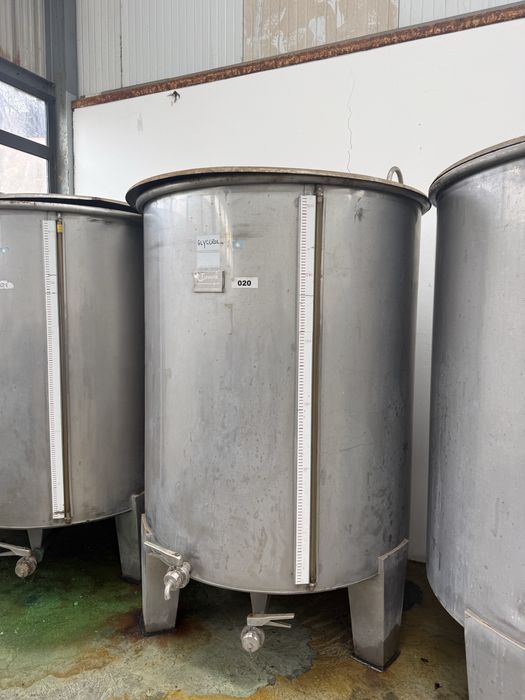 4 Depósitos / Cubas em Inox 1.500L – 6.000L Total