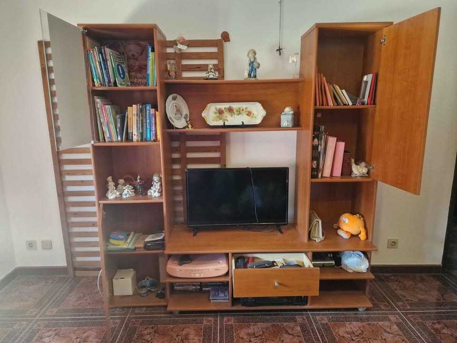 Móvel + Mesa de sala