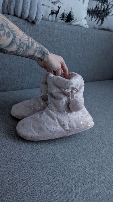 Nowe damskie różowe kapcie papucie papcie wysokie ciepłe 38/39