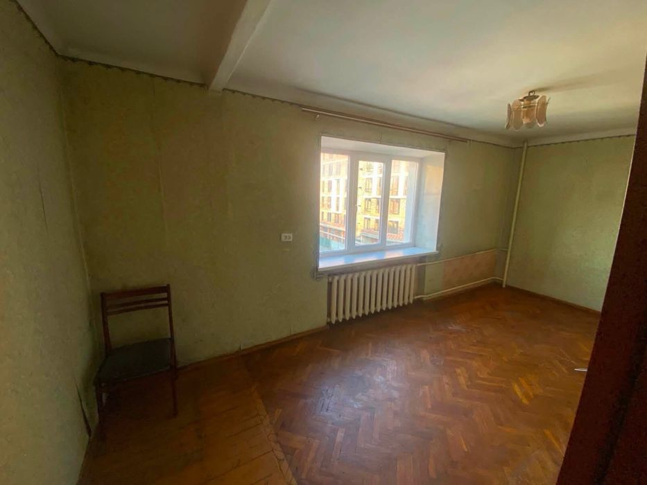 Продаж 2 кімнатної квартири на Збаразькій, біля центру