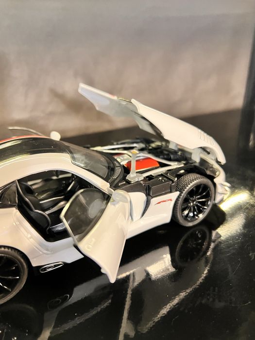 Модель у стилі Dodge Viper ACR