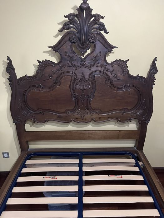 Cama em madeira Vintage
