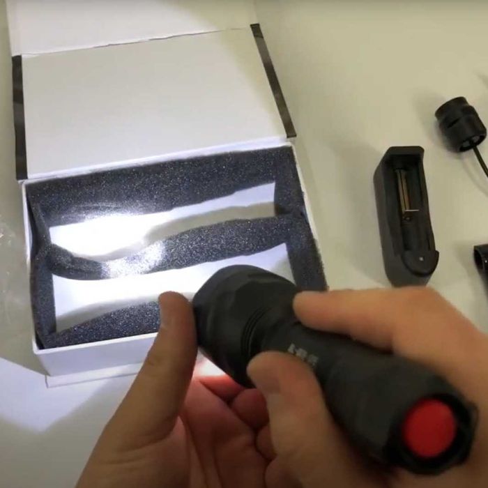 Тактический подствольный фонарь с креплением на ружье и выносной кнопк