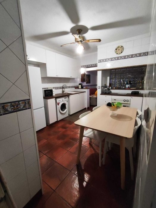 Quarto para alugar a 10min da Escola Secundária Andre de Gouveia Évora
