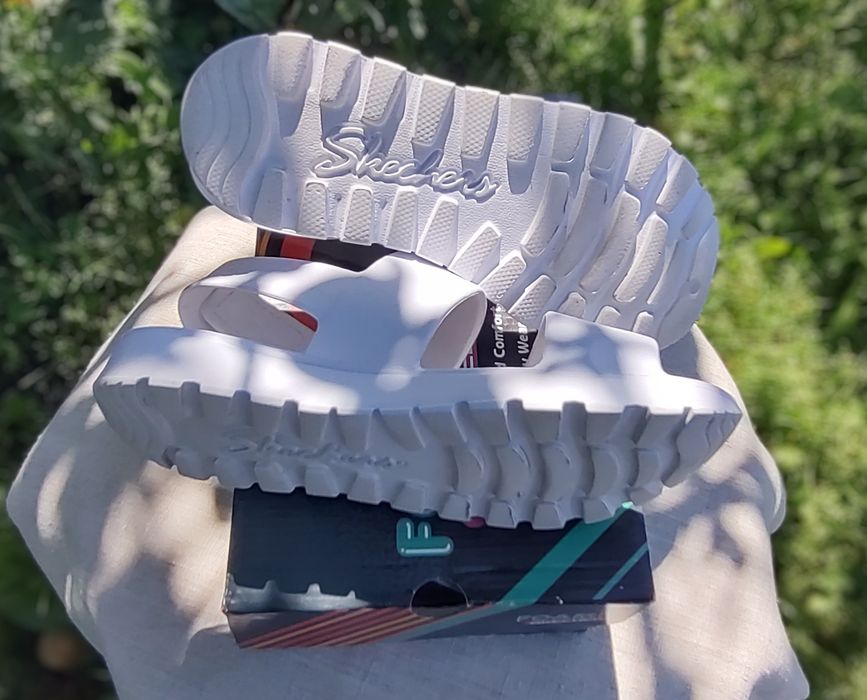 Жіночі босоніжки Skechers