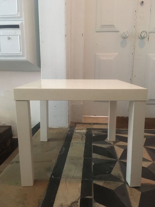 Mesa de apoio quadrada