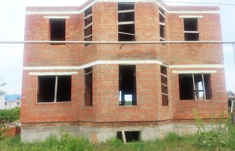 Будинок 10 хв. від Одеси, з красної цегли