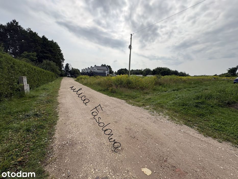 Działka budowlana 1020 m² z mediami w Rąbieniu