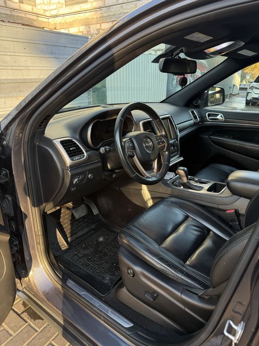 Jeep Grand Cherokee 2016 року
