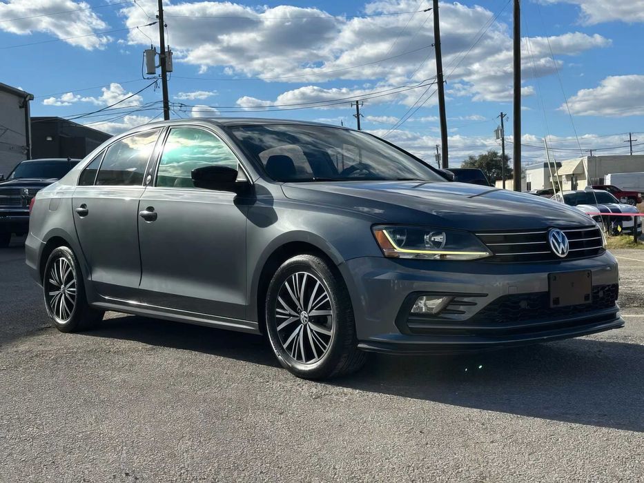 Volkswagen Jetta      2018