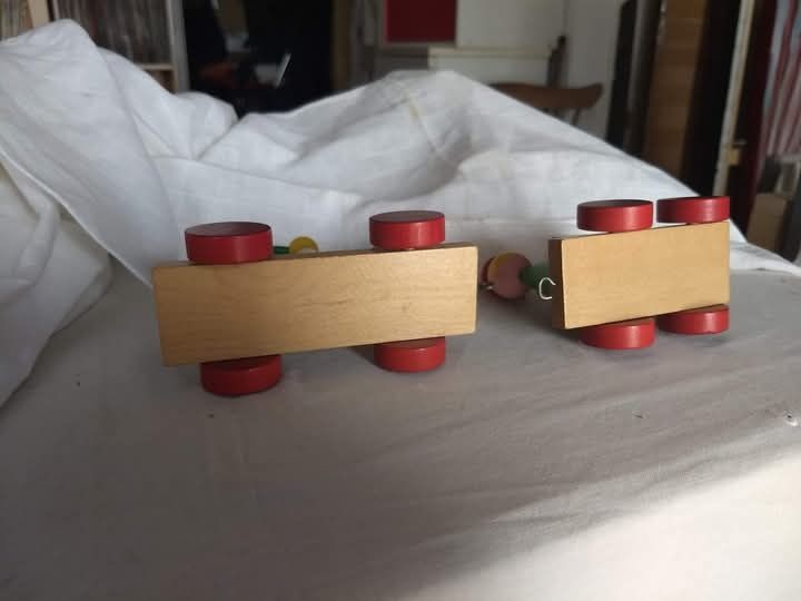 Bonecos em madeira - comboio de animais