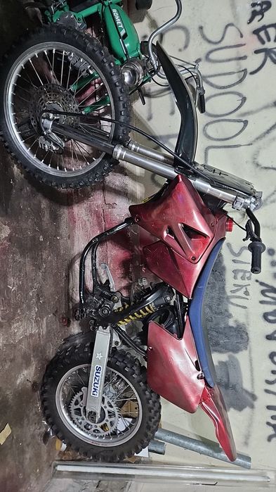 Suzuki rm250 97rok na części to co na zdj