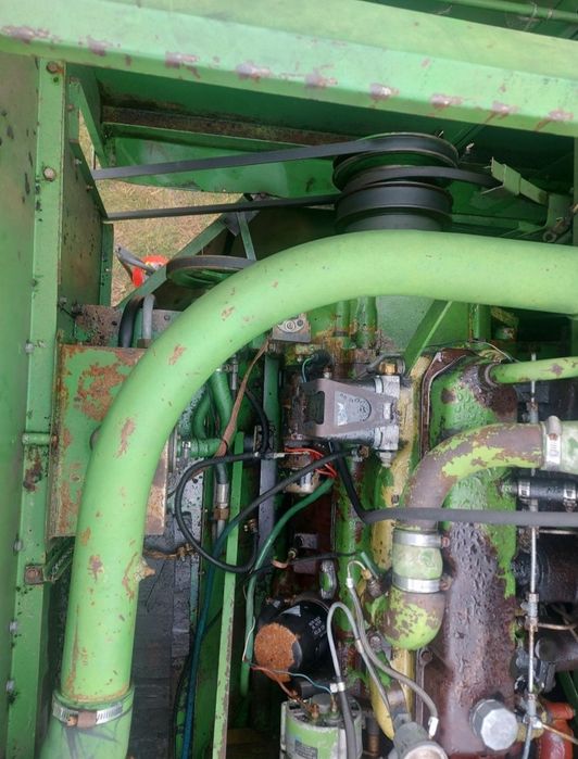 Комбайн Johne Deere 952