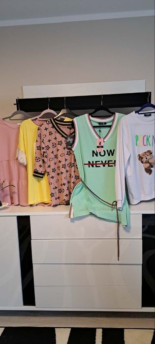 4bluzki i bluza zestaw