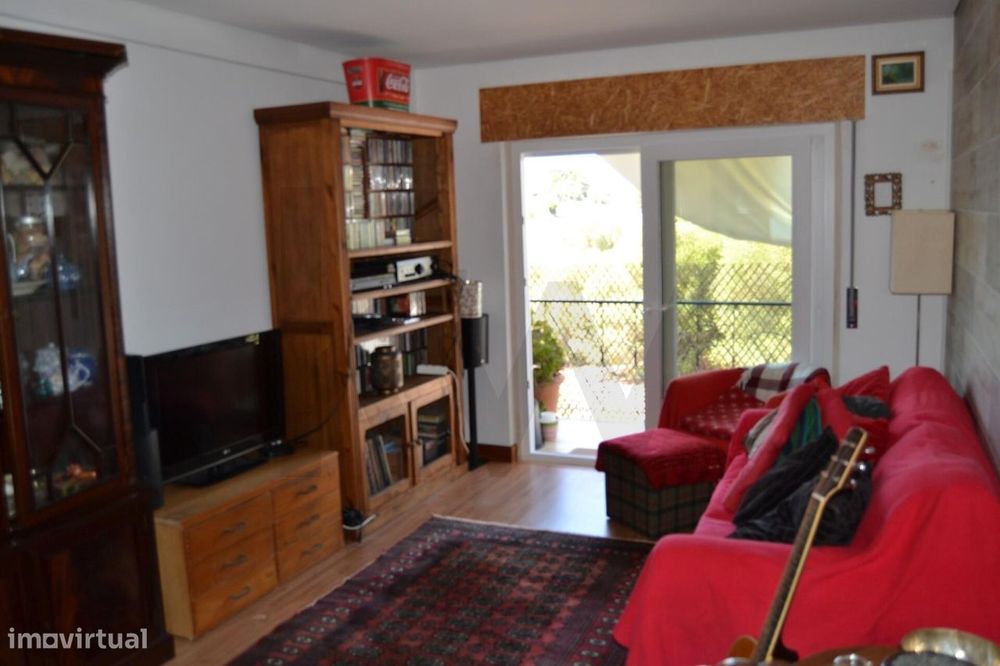 T3 com 2 Varandas, Vistas Desafogadas e Arrecadação | Vila Fria, Oeira