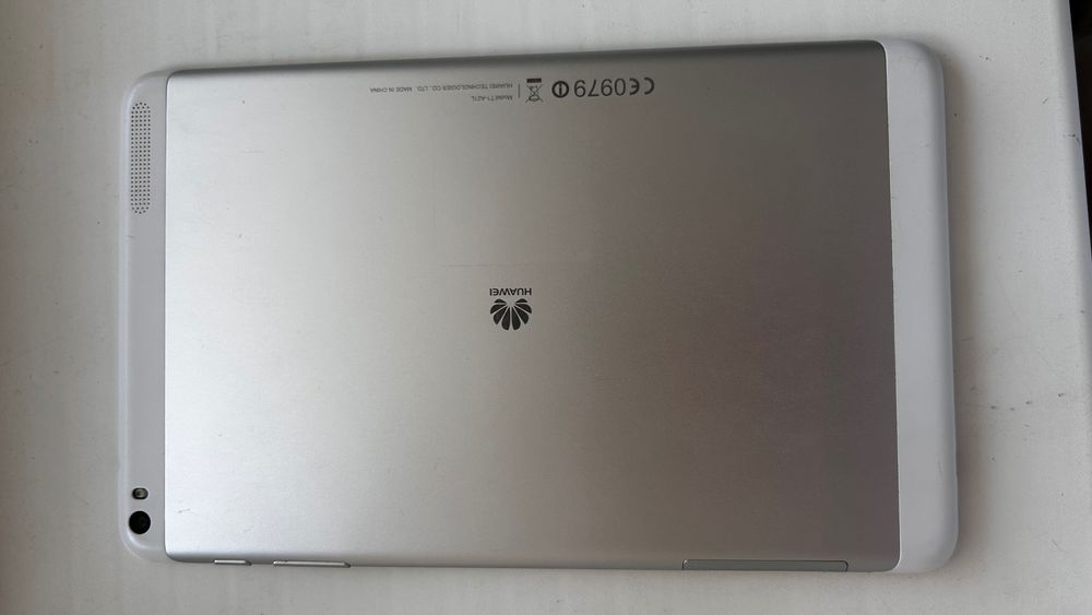 Планшет Huawei MediaPad T1-A21L / 16 ГБ / 10” / 3G