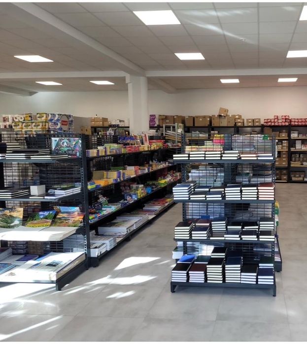 Regały ażurowe sklepowe