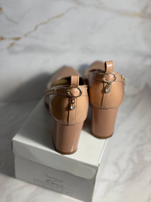 Туфлі    , туфельки на каблуку 25.5 см