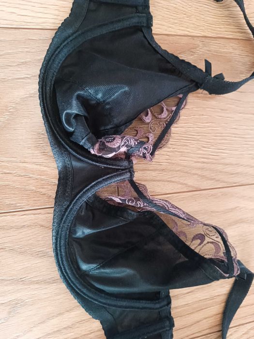 Biustonosz Nessa tatuaż 65e