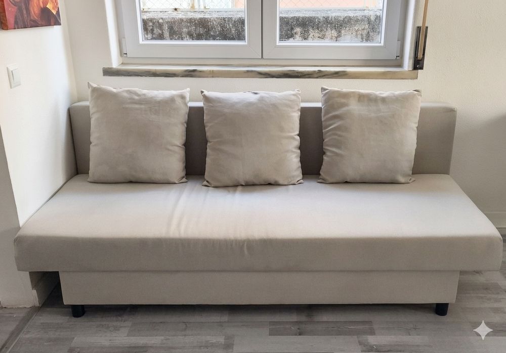 Sofá-cama IKEA ÄLVDALEN 3 Lugares, Knisa Bege - Compacto com Arrumação (Ótimo Estado)