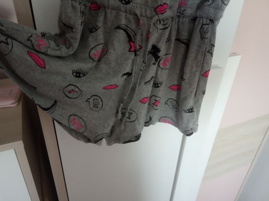 krótki kombinezon dziewczęcy H&M jak nowy 11/12 lat z USA 146/152