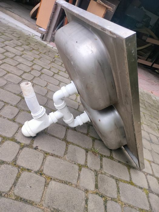 Zlewozmywak ze stali nierdzewnej