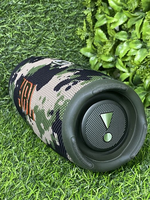 Акустична колонка JBL Charge 5
