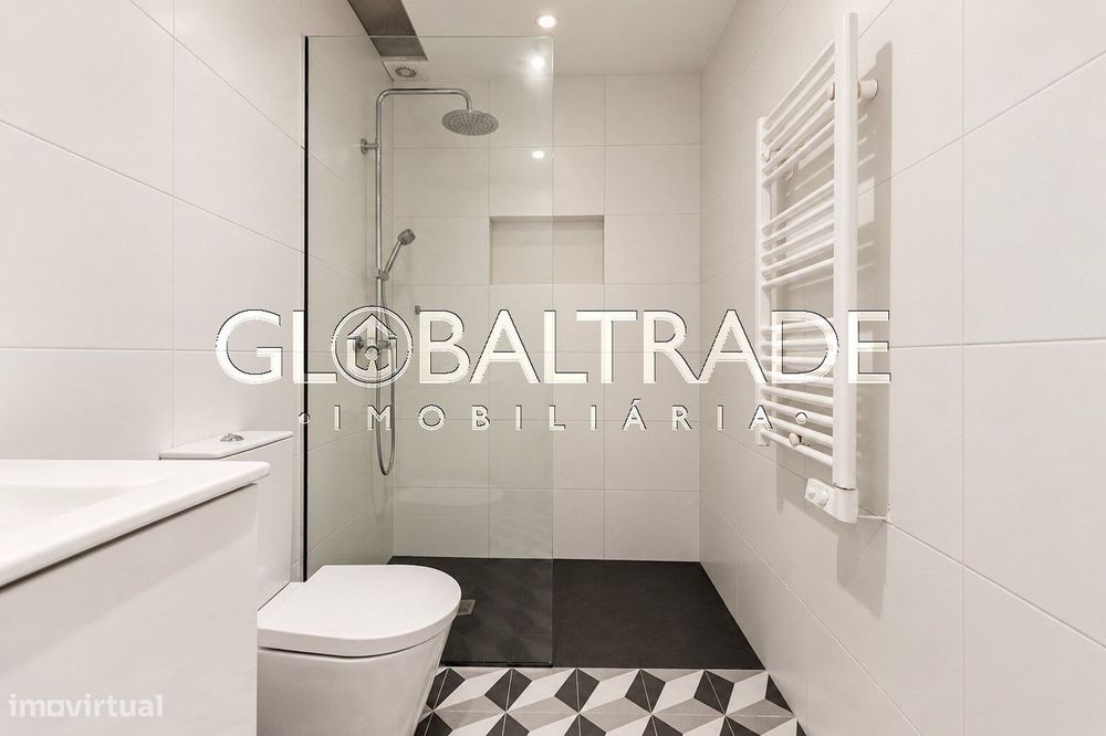 Moradia T2 Renovada & Equipada no Porto
