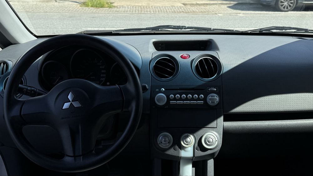 Vendo ou troco Mitsubishi Colt APENAS 130.000km
