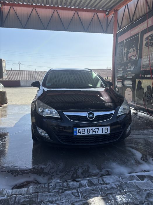 Opel Astra j 2011 року, 1,7 турбо дизель