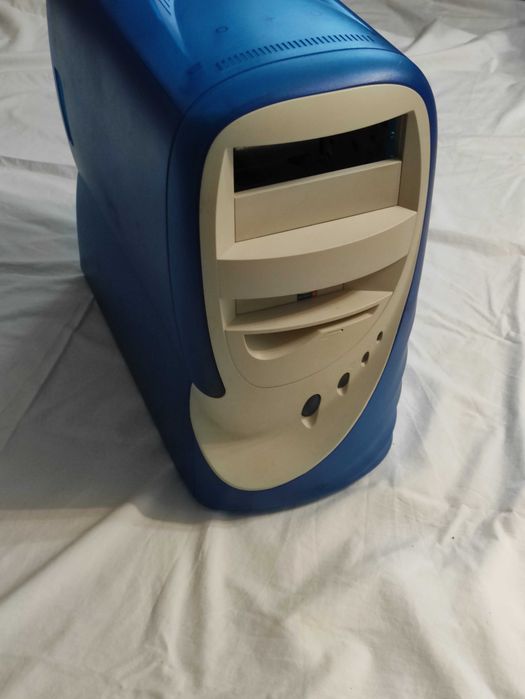 Caixa PC Desktop diferente em azul