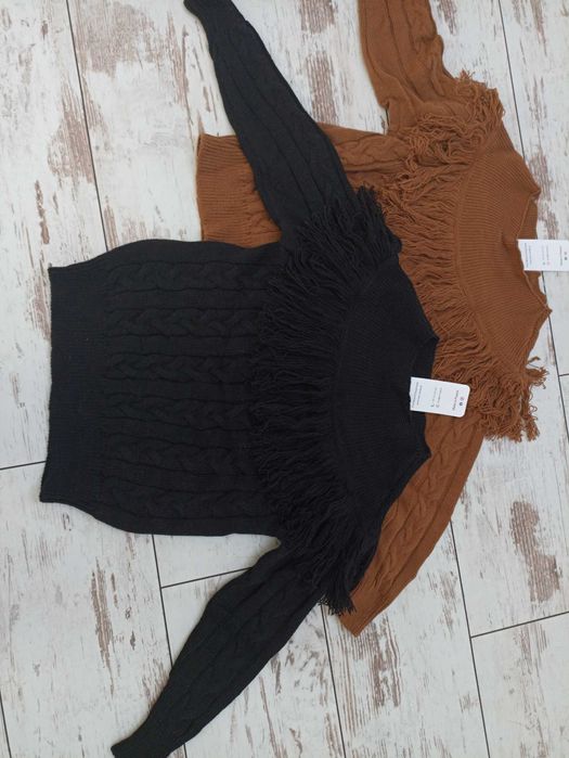 Sweter Moris czarny frędzle uniwersalny