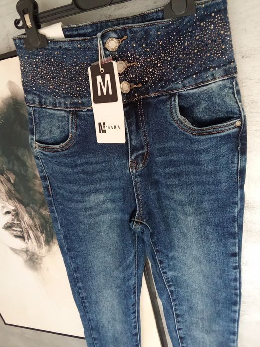 Nowe piękne spodnie jeansowe z wysokim stanem M Sara