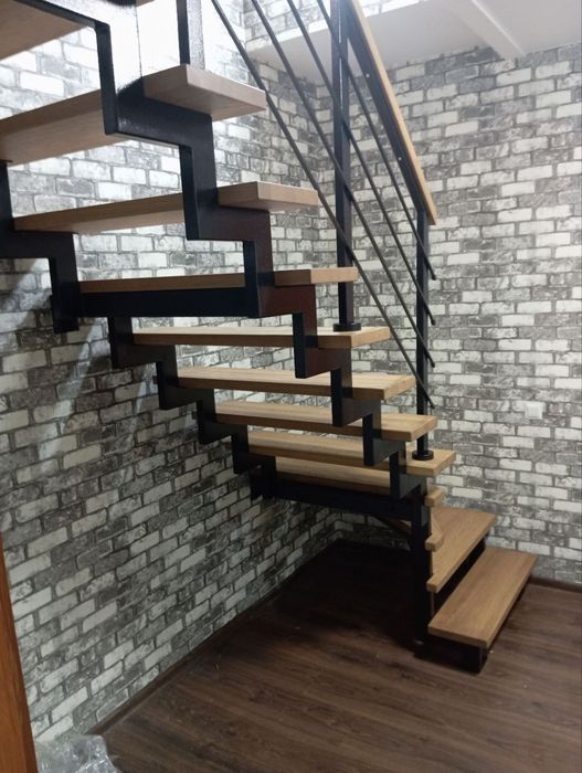 Сходи лофт лестница драбина металевий каркас перила ступені дуб ясен б