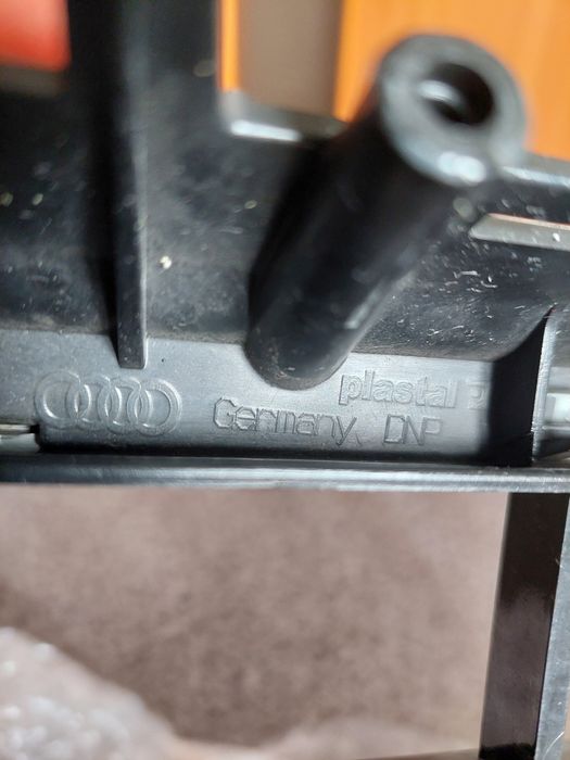 Решітка AUDI A6 ОРИГІНАЛ  4G0807087