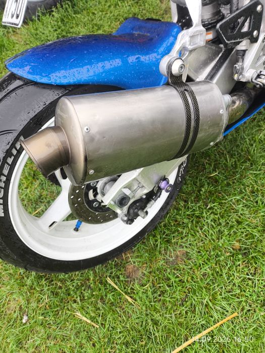 Suzuki GSX-R 750 k1 K2 wydech akrapovic