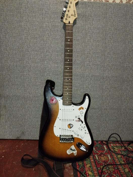 Squier by Fender Bullet Stratocaster Tream AWT + чохол