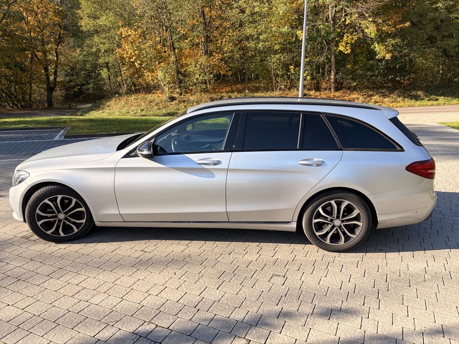 Mercedes w205 C180 niski przebieg, super stan.