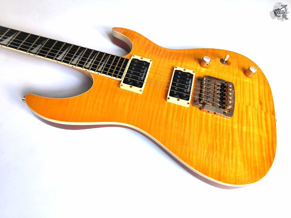 $1550 Avaks DK Custom '2008 Gold Flame w/case