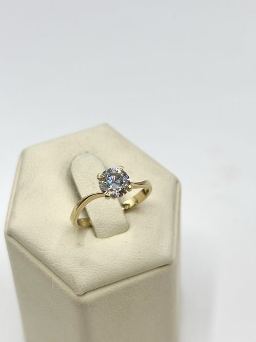 Złoty pierścionek z Diamentem 1,01ct