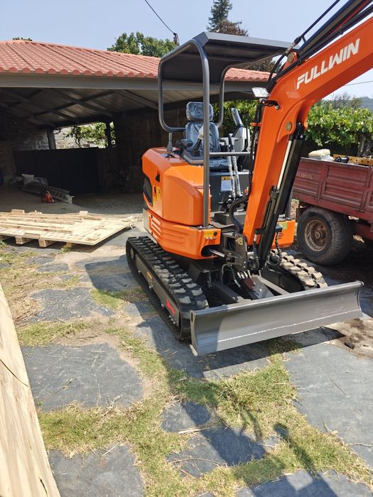 Mini giratória 3T motor kubota
